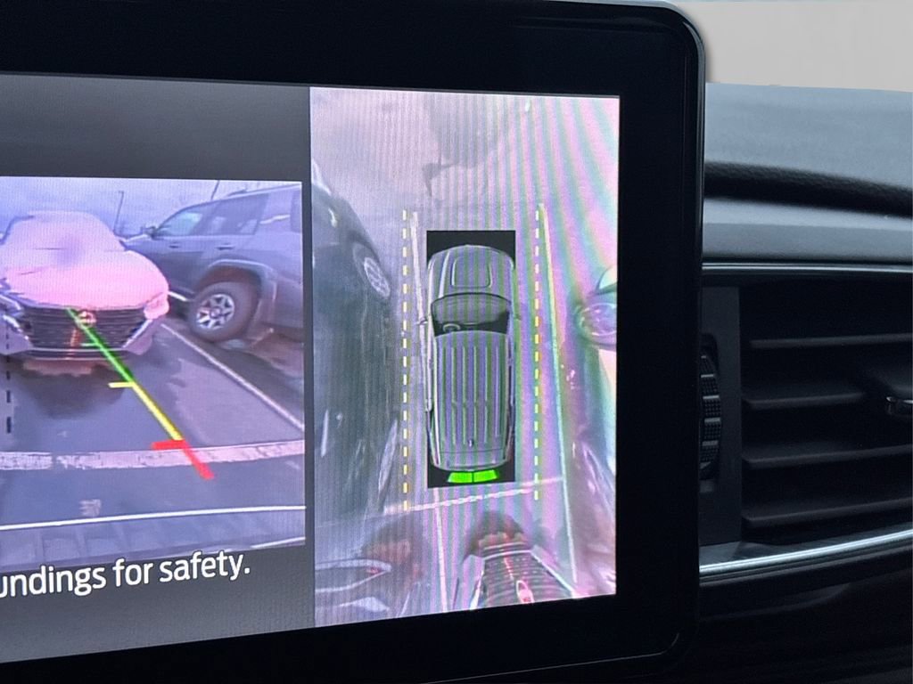 Used 2022 Ford Explorer Limited w/ Equipment Group 301A image 32