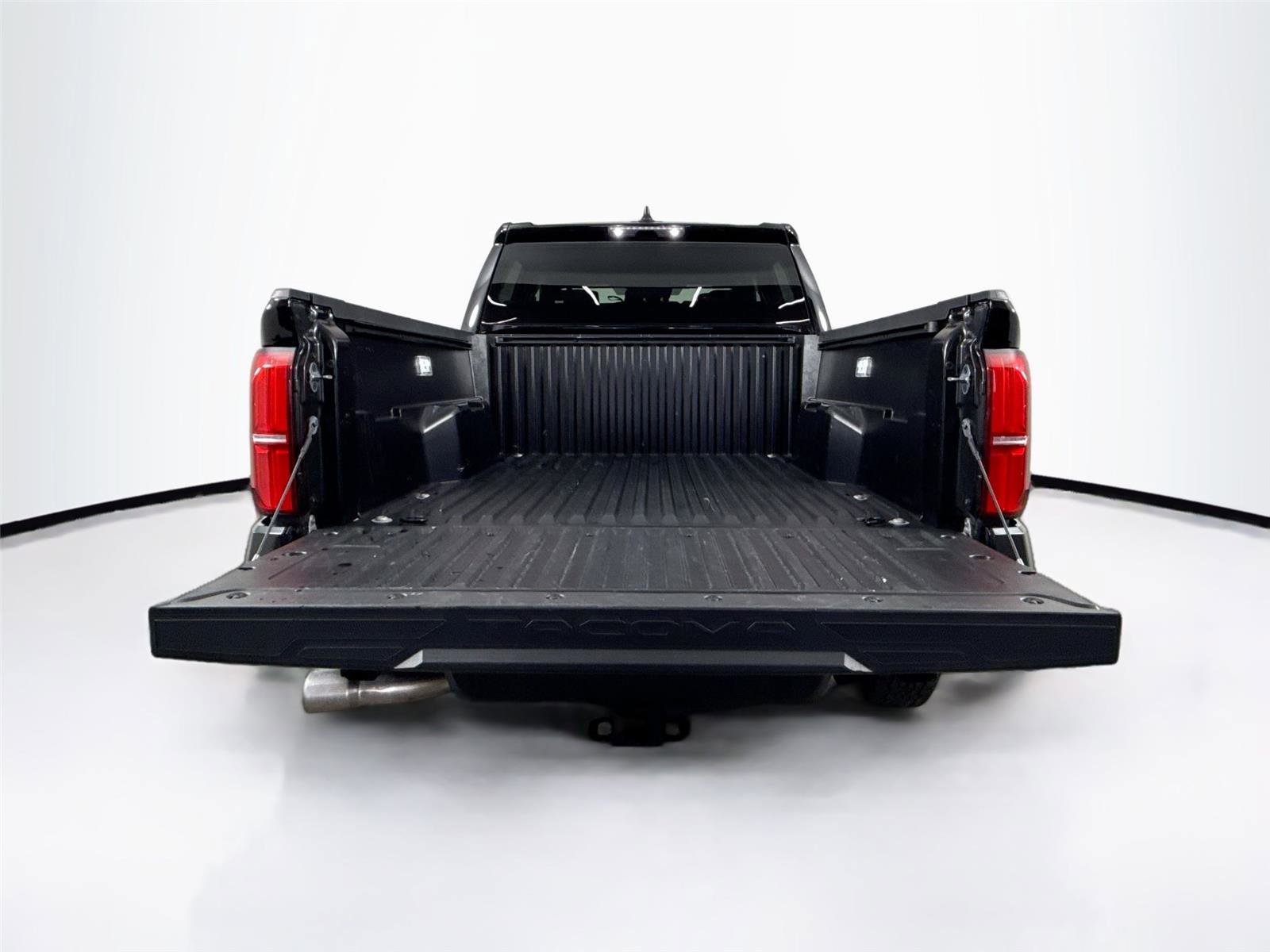 Certified 2025 Toyota Tacoma TRD Off-Road image 33