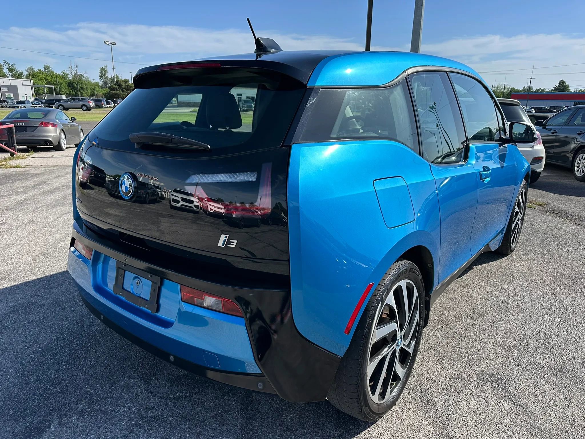 Used 2017 BMW i3 w/ Range Extender RWD image 28