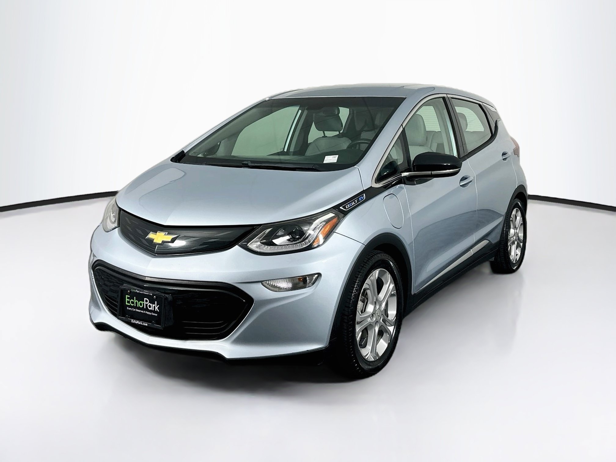 Used 2017 Chevrolet Bolt LT FWD image 3