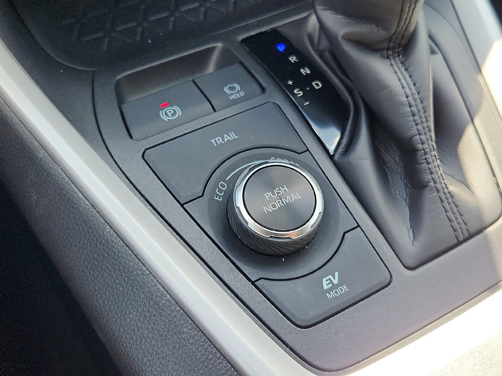 Certified 2024 Toyota RAV4 XLE AWD/4WD image 28