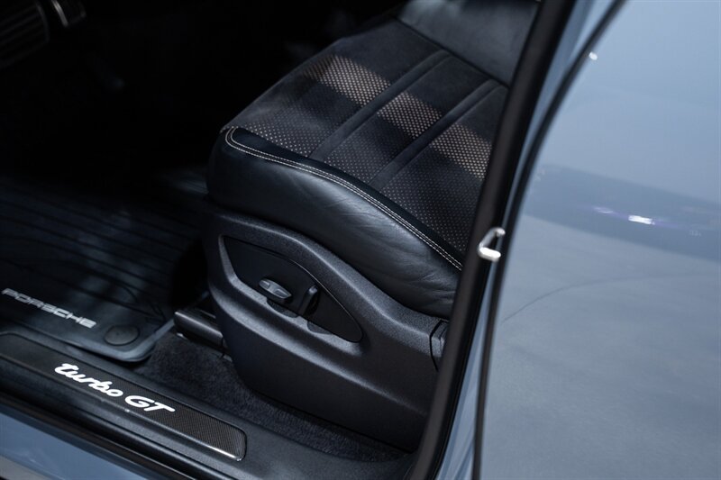 Used 2022 Porsche Cayenne Turbo GT AWD/4WD image 24