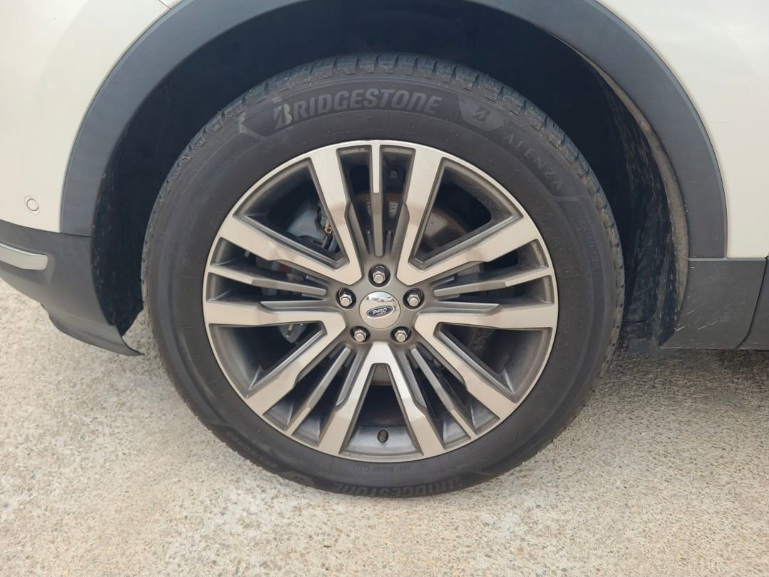 Used 2018 Ford Explorer Platinum AWD/4WD image 11