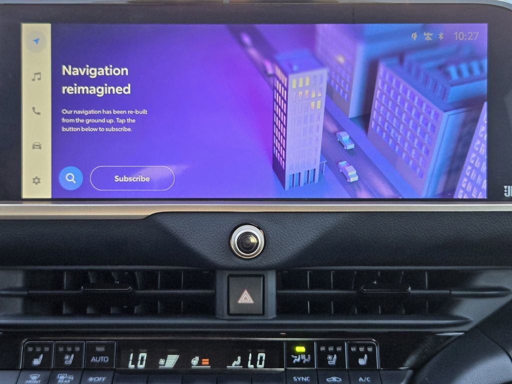 Used 2023 Toyota Crown Limited image 19