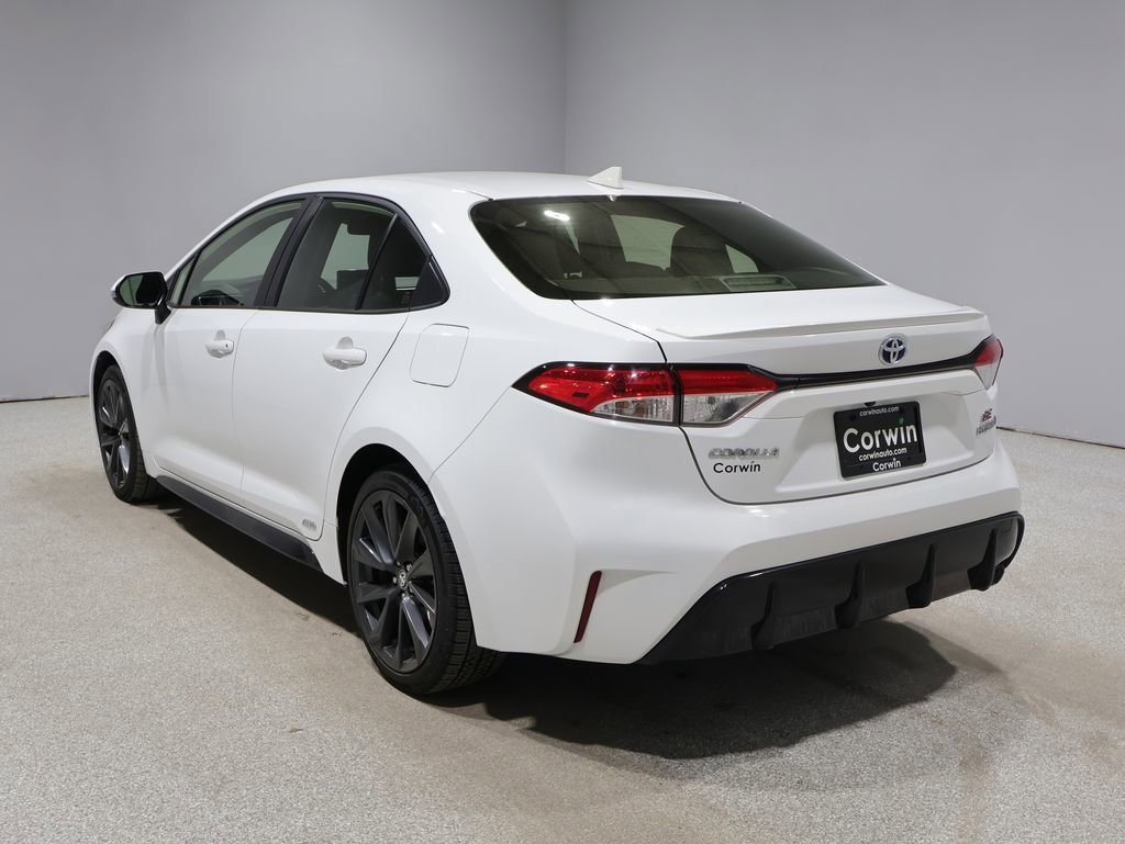 Used 2024 Toyota Corolla SE w/ Convenience Package image 18