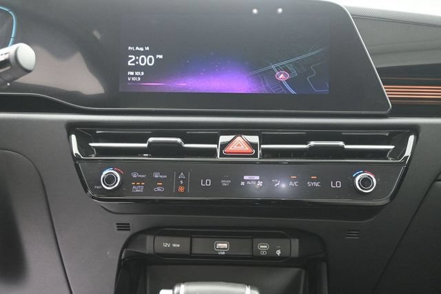 Used 2024 Kia Niro EX Touring FWD image 12