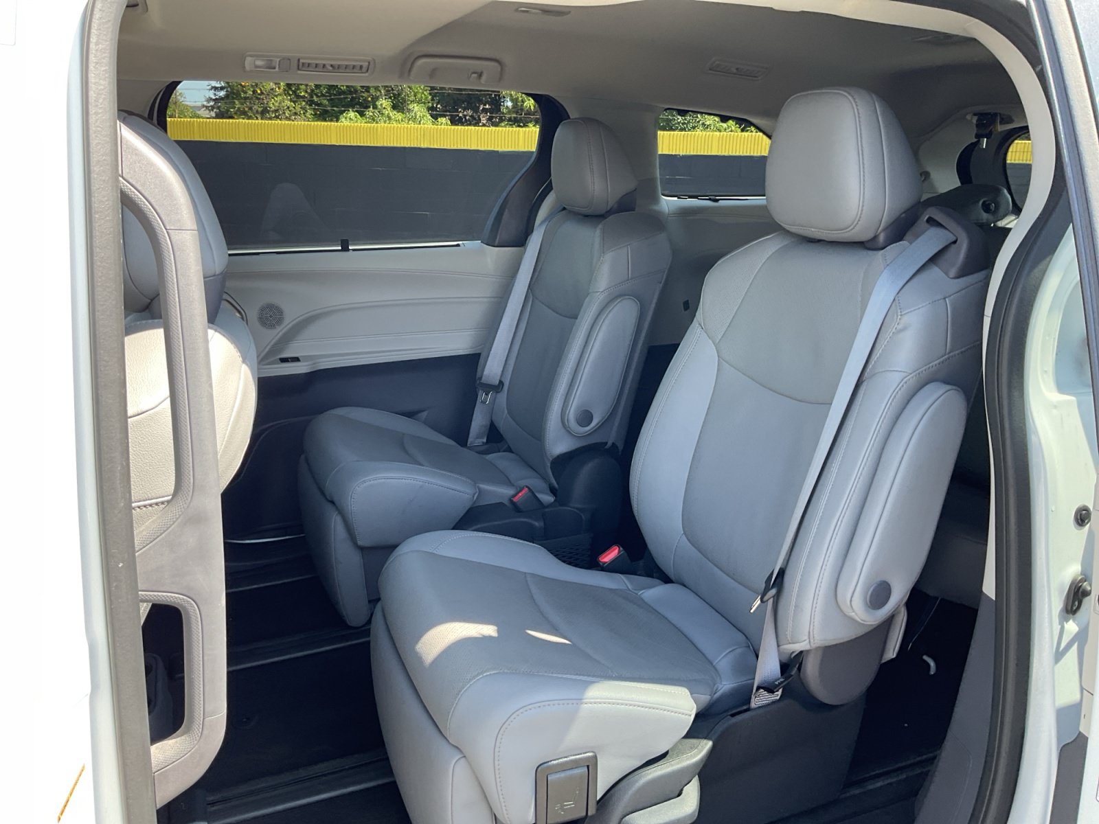 Used 2024 Toyota Sienna Limited FWD image 19