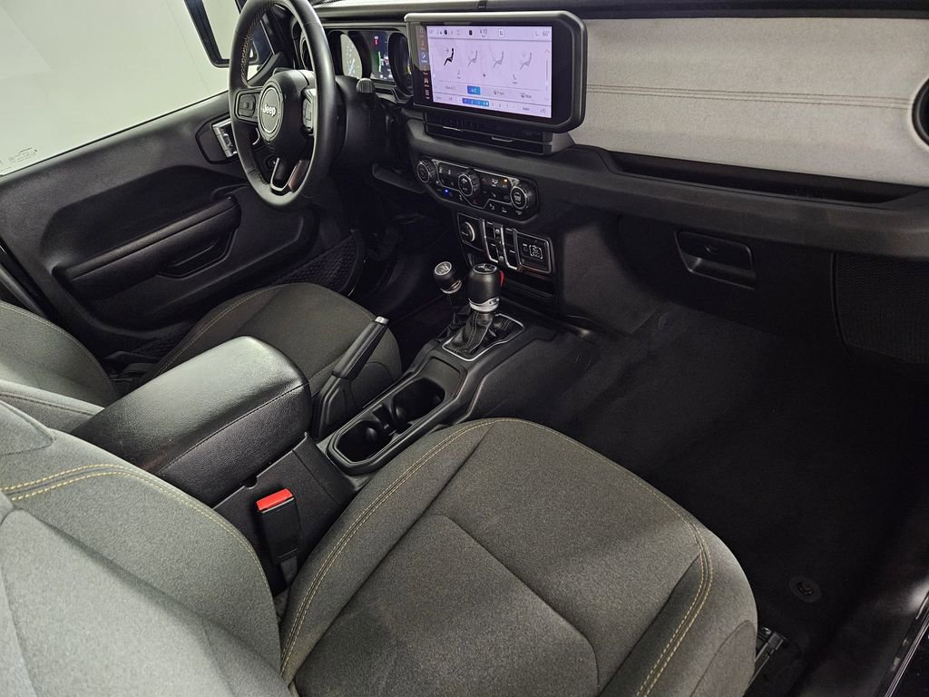 Used 2024 Jeep Wrangler Unlimited w/ Convenience Group AWD/4WD image 30