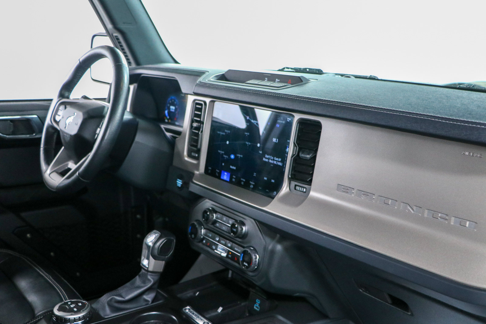 Used 2025 Ford Bronco Outer Banks AWD/4WD image 26