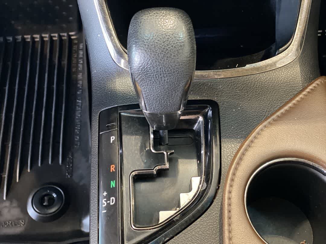 Used 2013 Toyota Avalon XLE Premium FWD image 22