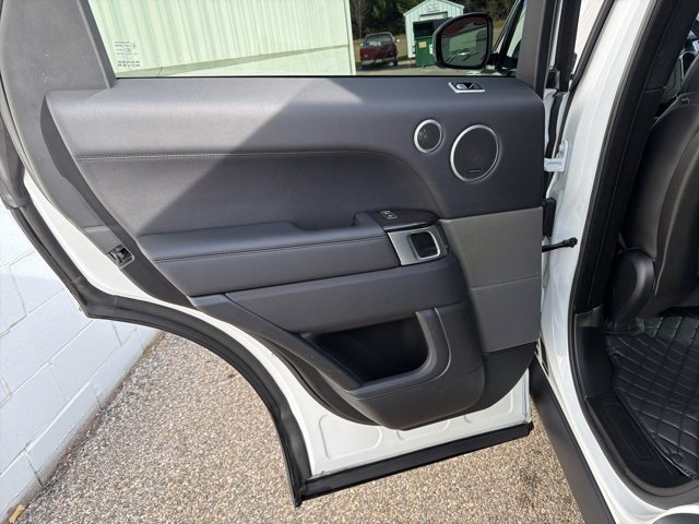 Used 2020 Land Rover Range Rover Sport SE image 28