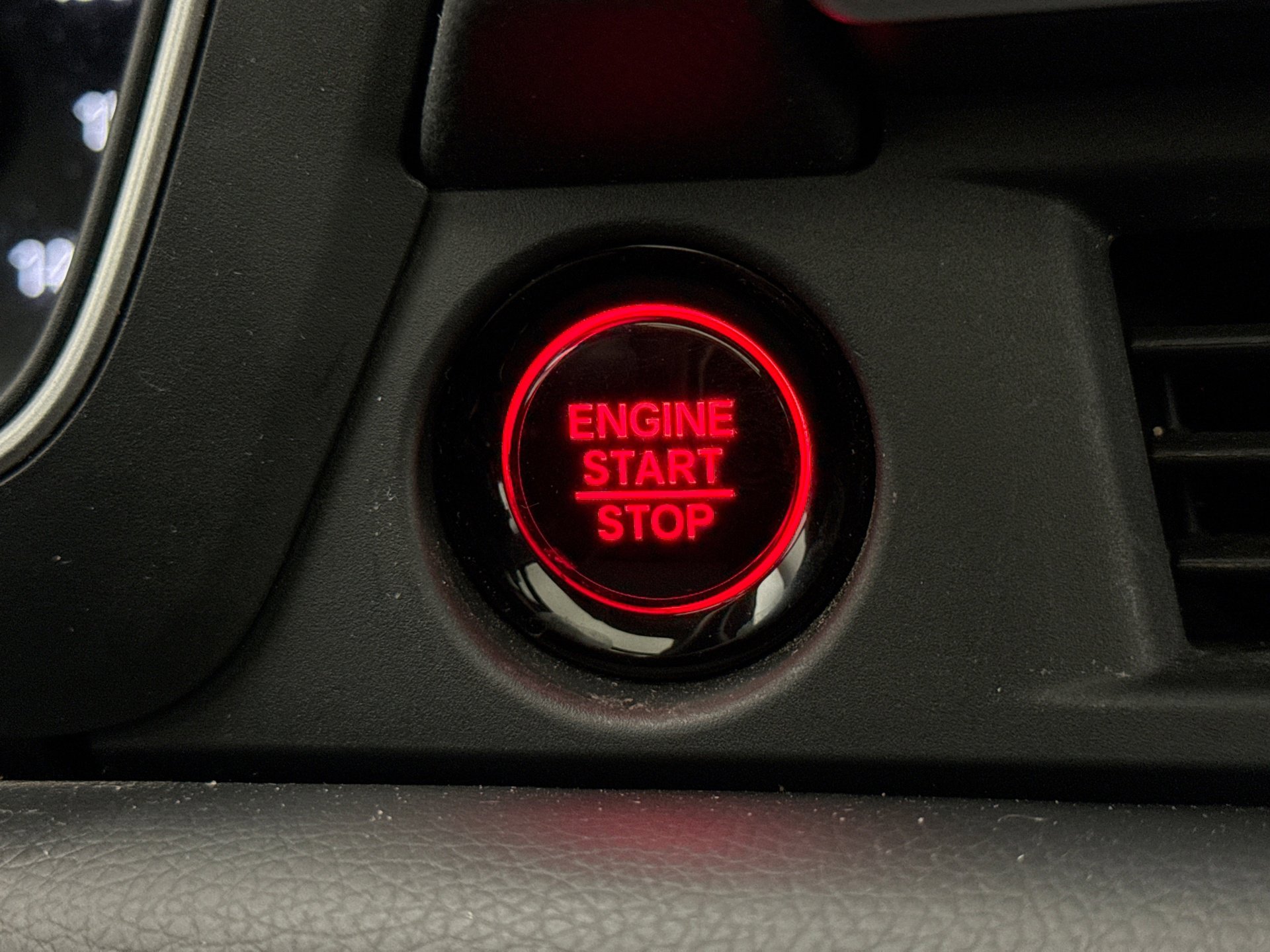 Used 2023 Honda Pilot Touring image 24