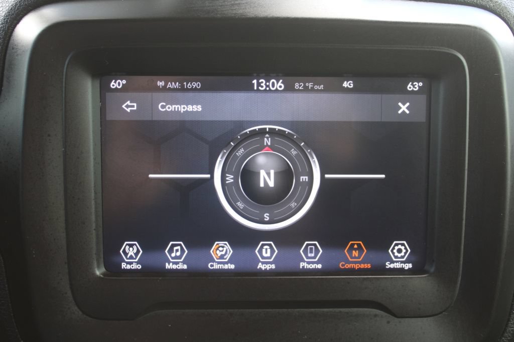 Used 2021 Jeep Renegade Latitude FWD image 44