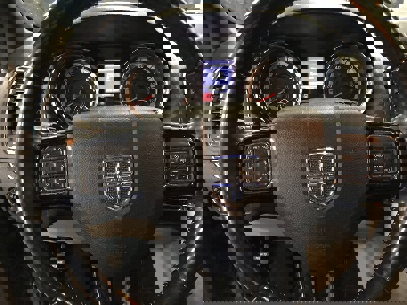 Used 2019 Dodge Grand Caravan SXT w/ Rear Park Assist Package image 9