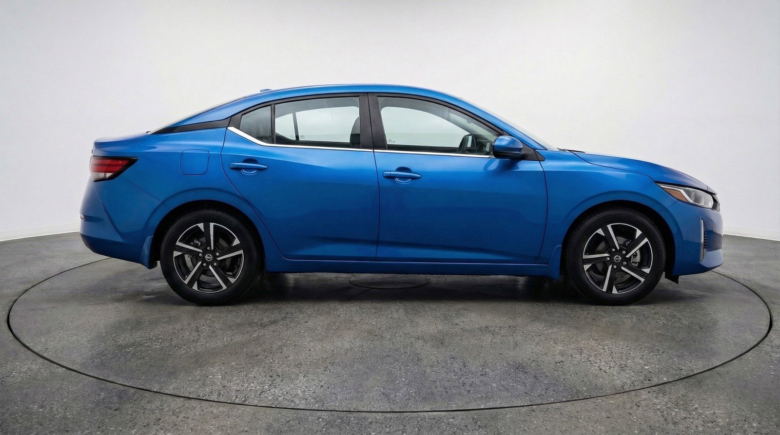 Used 2025 Nissan Sentra SV FWD image 11