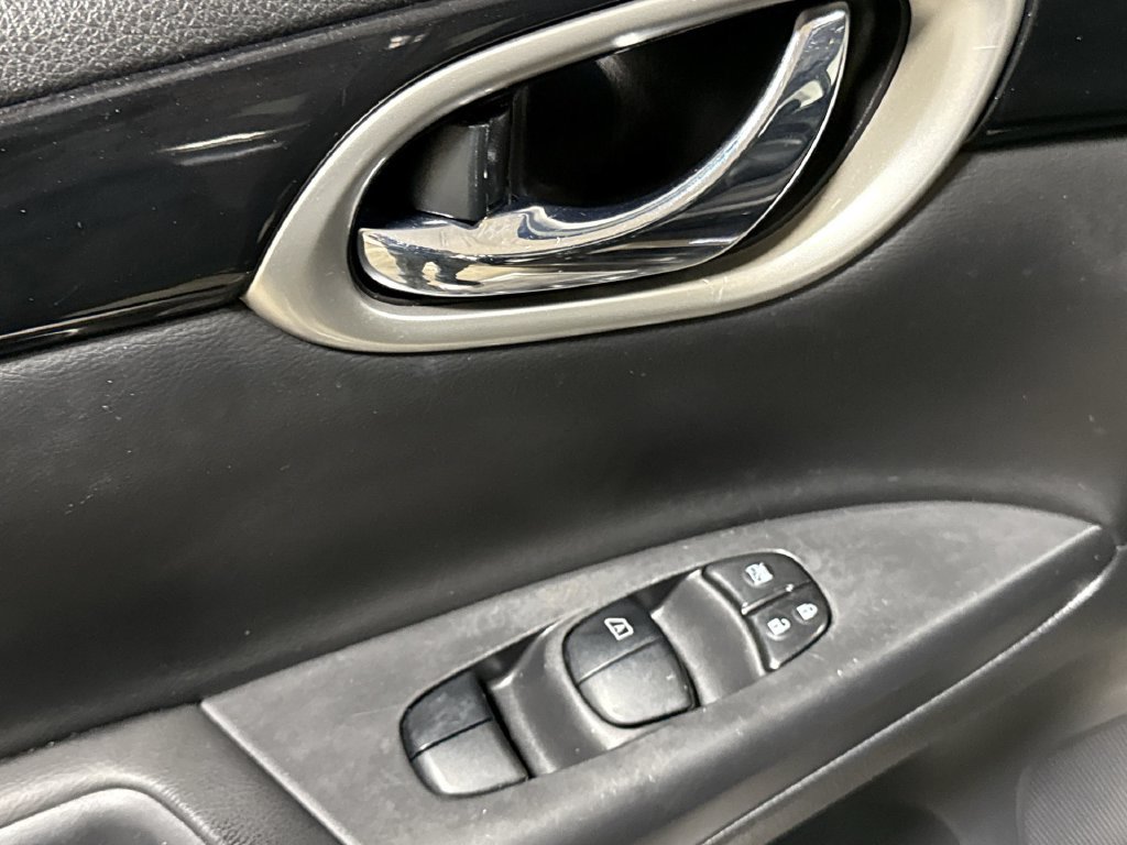 Used 2018 Nissan Sentra SL FWD image 22