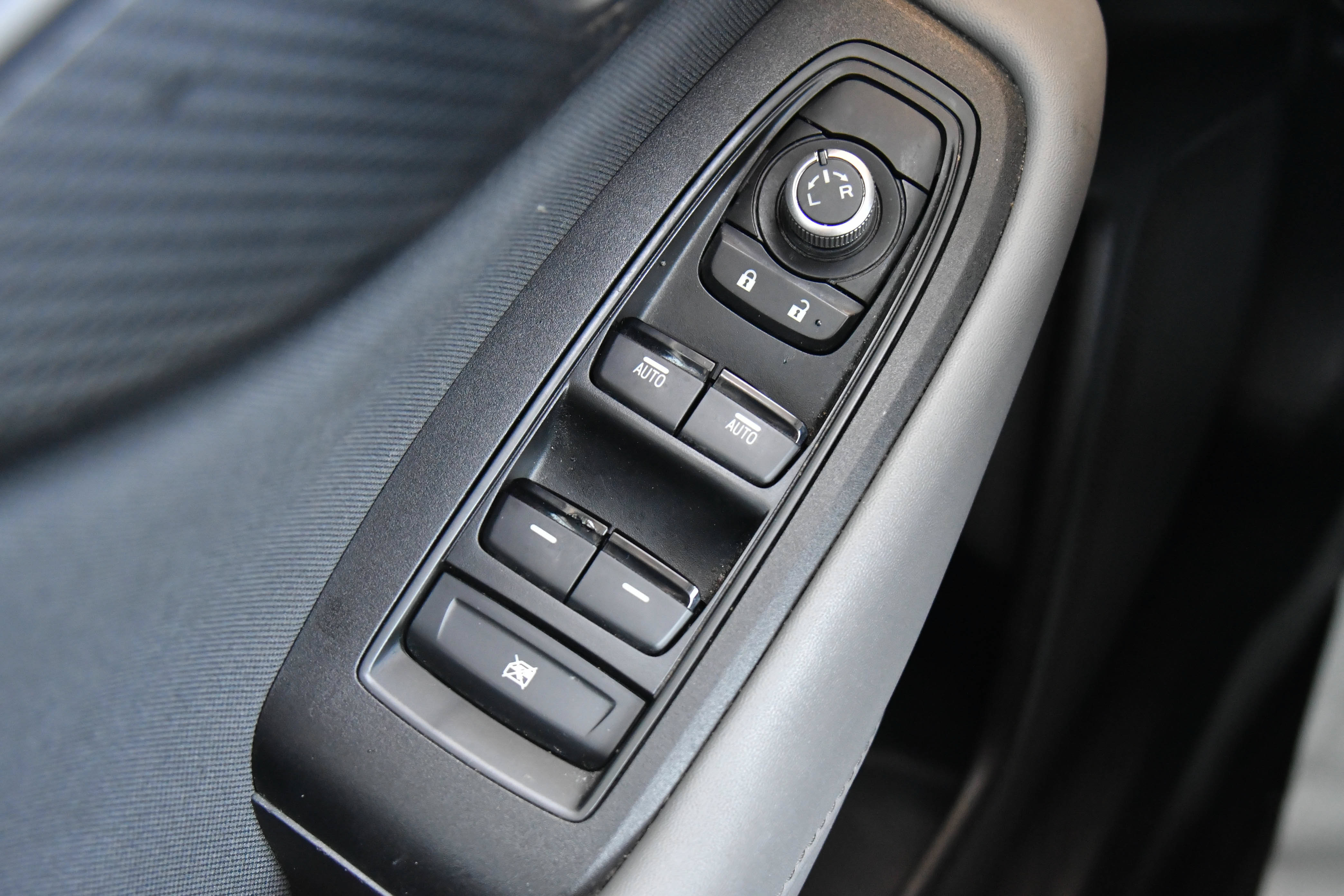 Used 2023 Subaru Outback Premium AWD/4WD image 32
