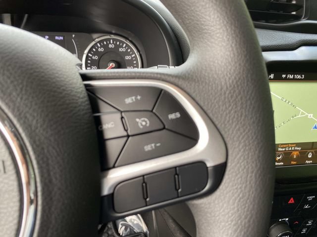 Used 2023 Jeep Renegade Latitude AWD/4WD image 13