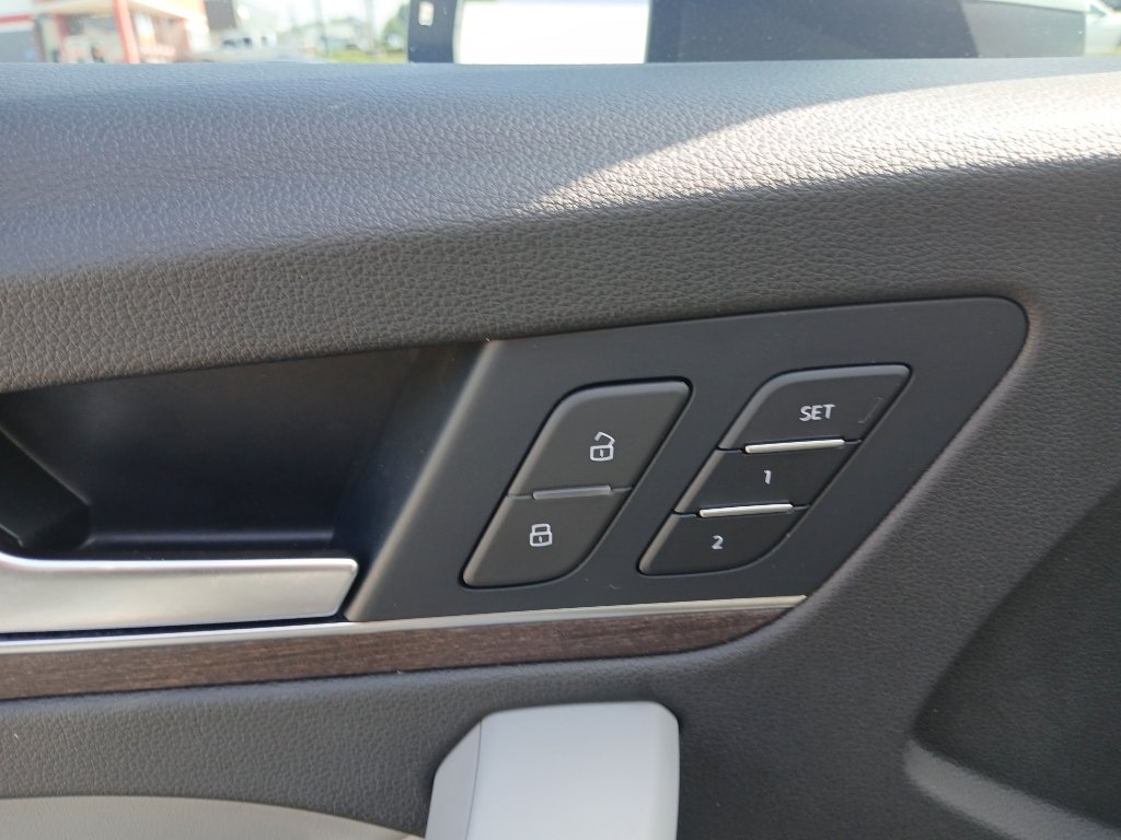 Used 2021 Audi Q5 Prestige w/ Prestige Package AWD/4WD image 11