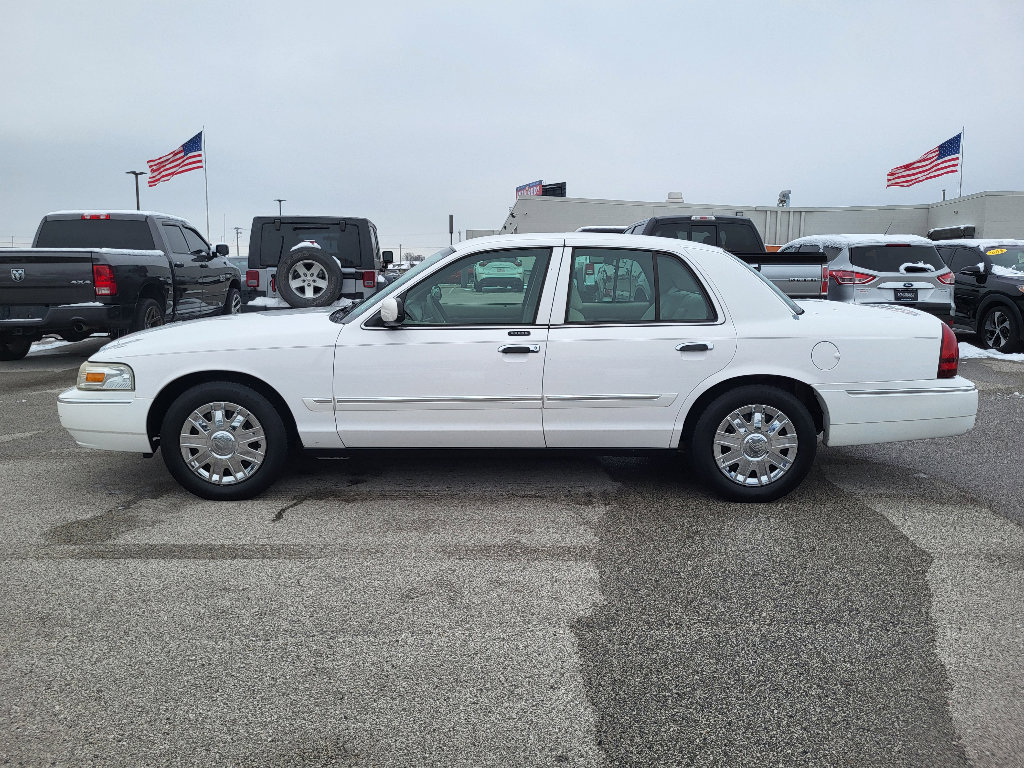 Used 2008 Mercury Grand Marquis GS image 10