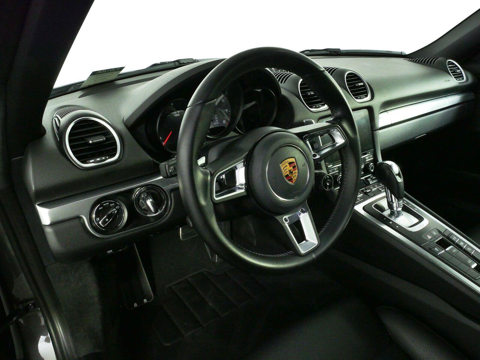 Certified 2017 Porsche 718 Boxster S RWD image 4