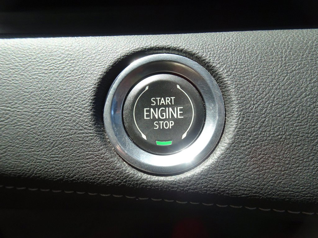 Used 2021 Cadillac Escalade Premium Luxury AWD/4WD image 26