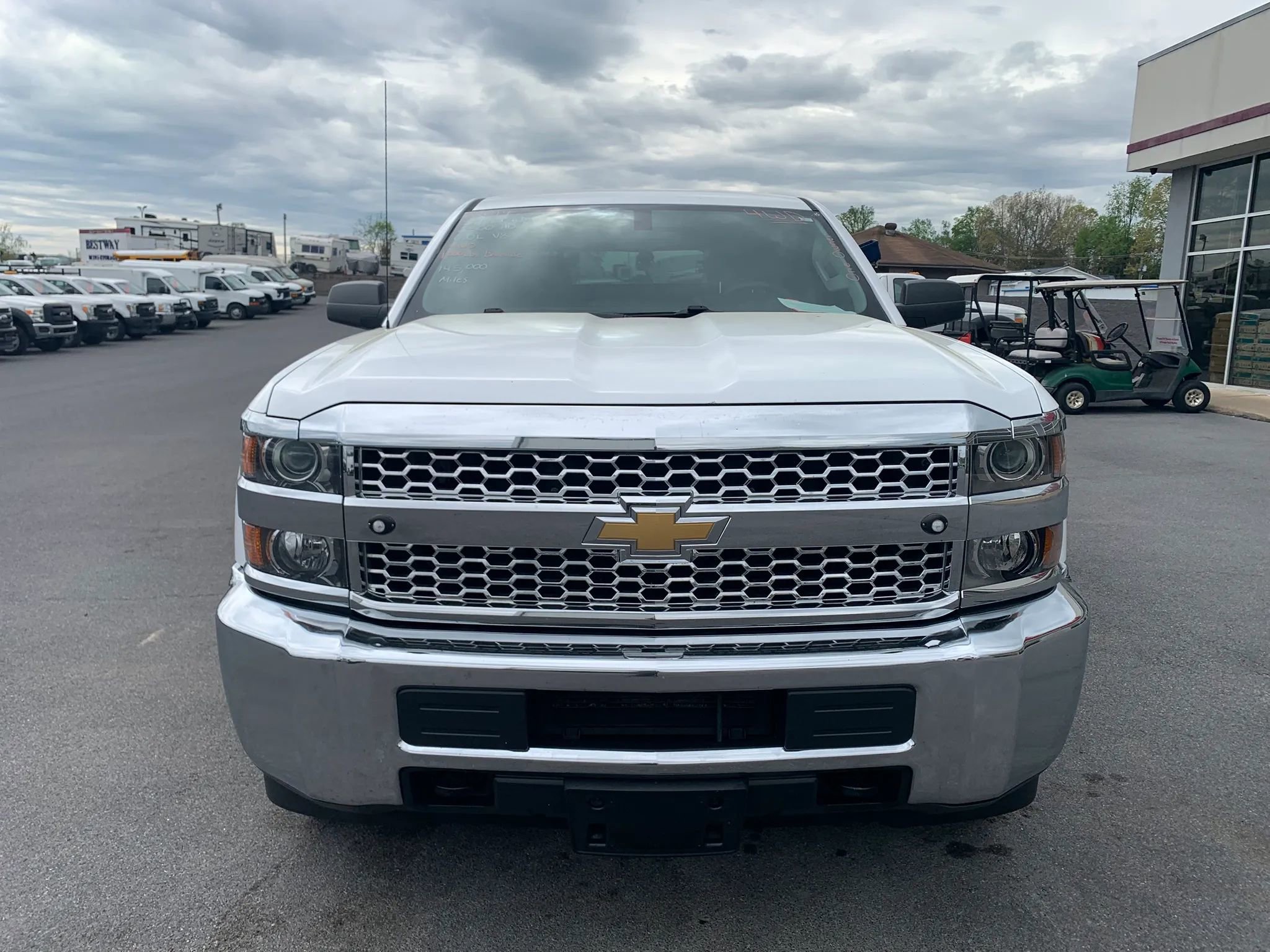 Used 2019 Chevrolet Silverado 2500 W/T AWD/4WD image 2