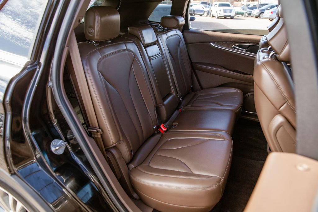 Used 2018 Lincoln MKX Reserve FWD image 12