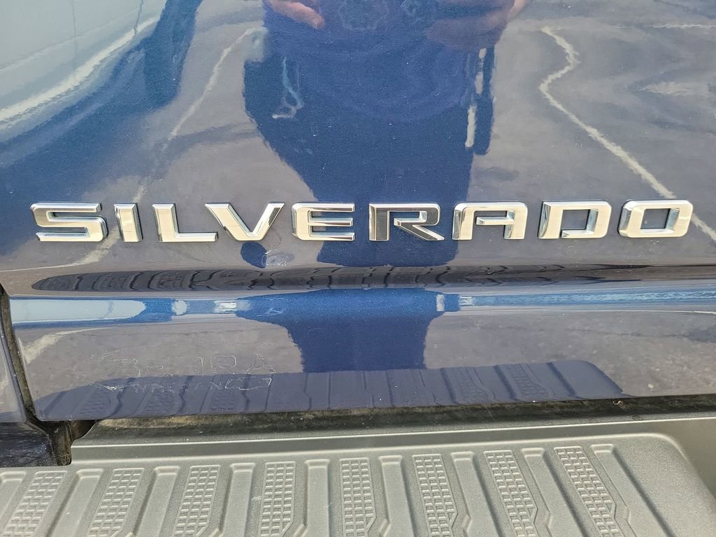 Used 2022 Chevrolet Silverado 2500 LT w/ Convenience Package image 9