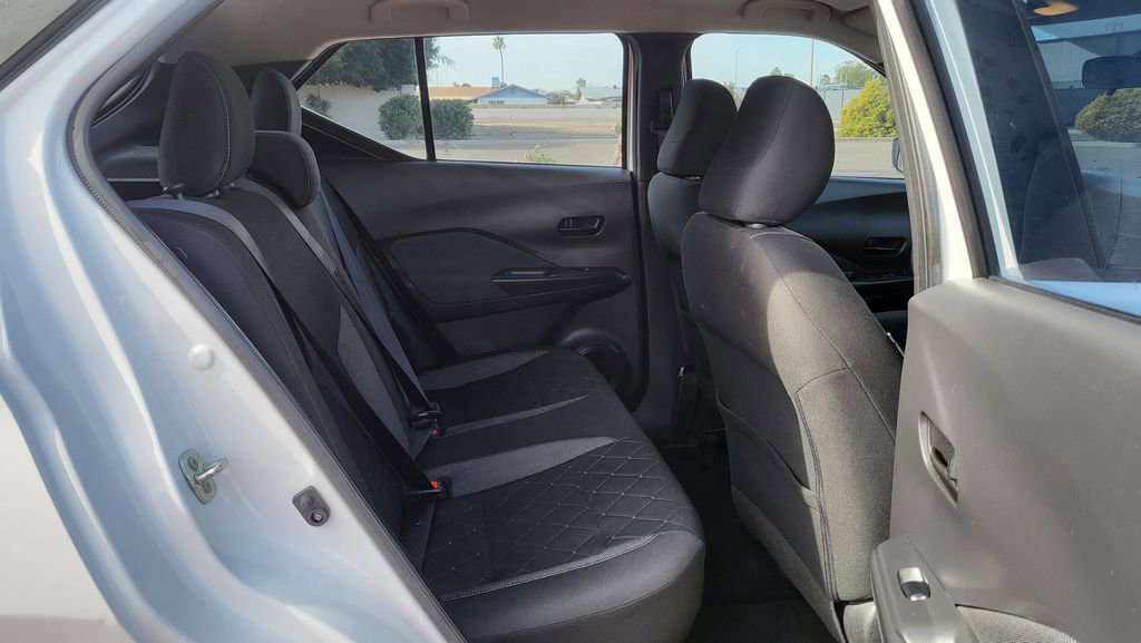 Used 2019 Nissan Kicks S image 18
