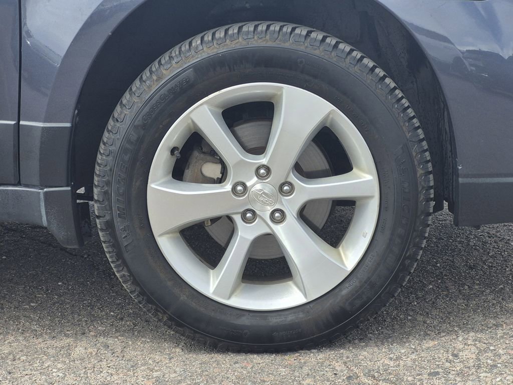 Used 2013 Subaru Outback 2.5i Limited AWD/4WD image 18