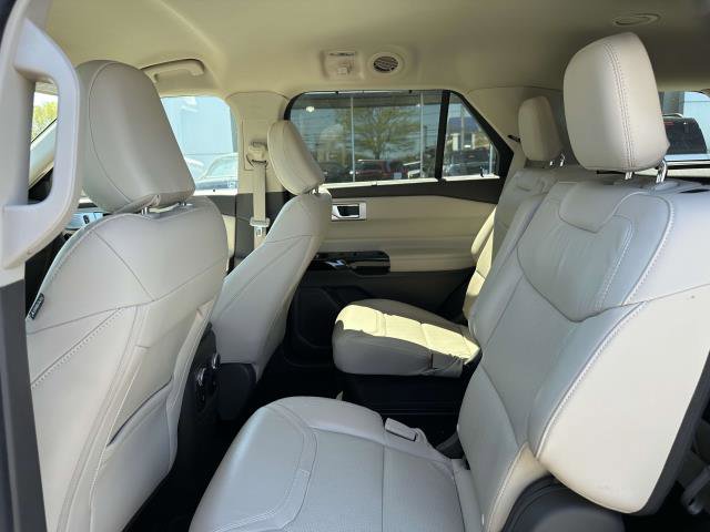 Used 2022 Ford Explorer Platinum w/ Equipment Group 601A image 10