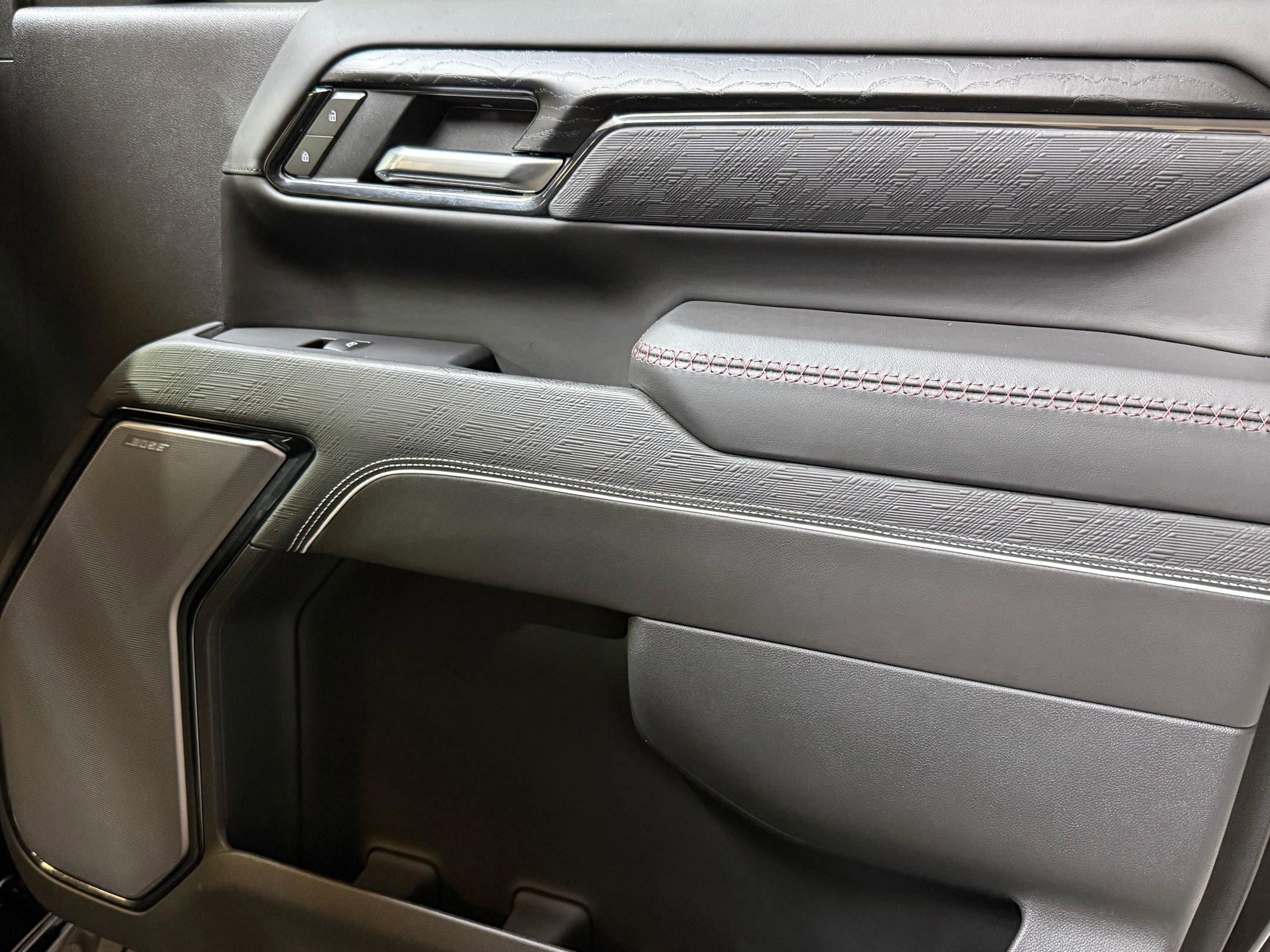 Used 2024 GMC Sierra 2500 AT4X w/ AT4X AEV Edition image 49