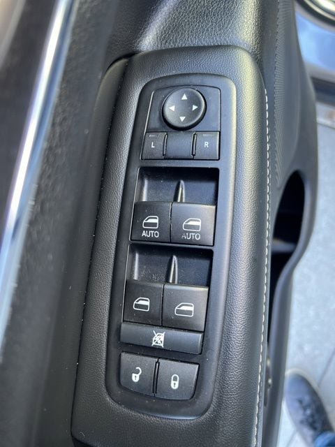 Used 2015 Jeep Grand Cherokee Limited image 19