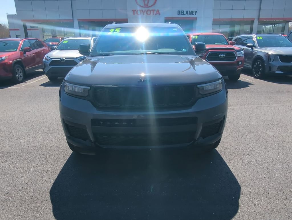 Used 2025 Jeep Grand Cherokee L Laredo AWD/4WD image 3