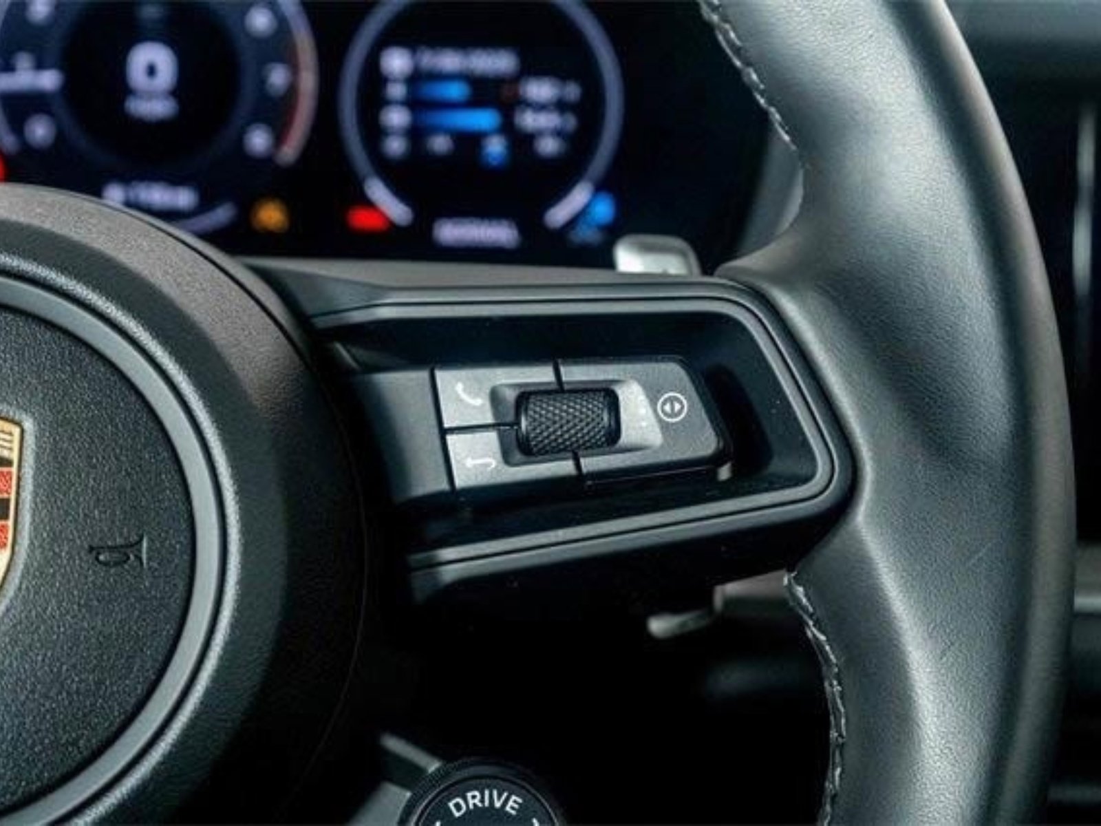 Used 2024 Porsche Cayenne image 19