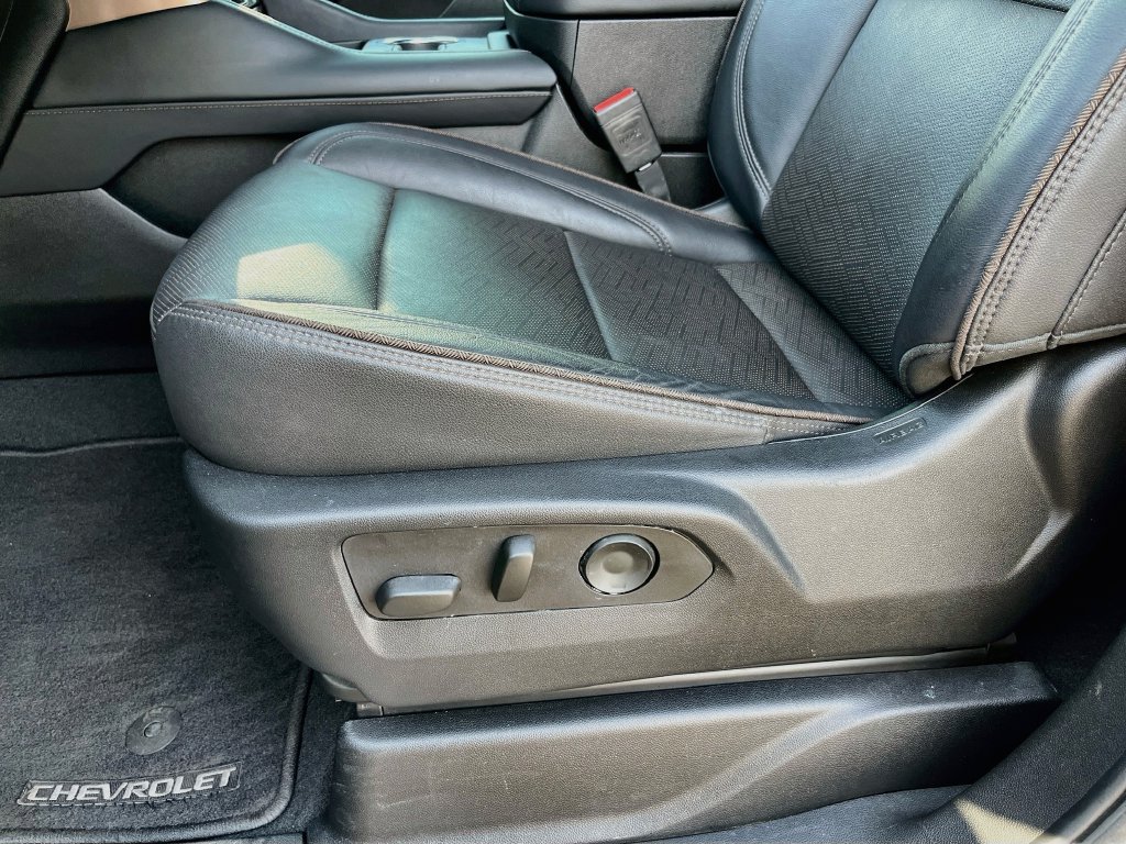Used 2024 Chevrolet Tahoe High Country w/ Advanced Technology Package AWD/4WD image 19