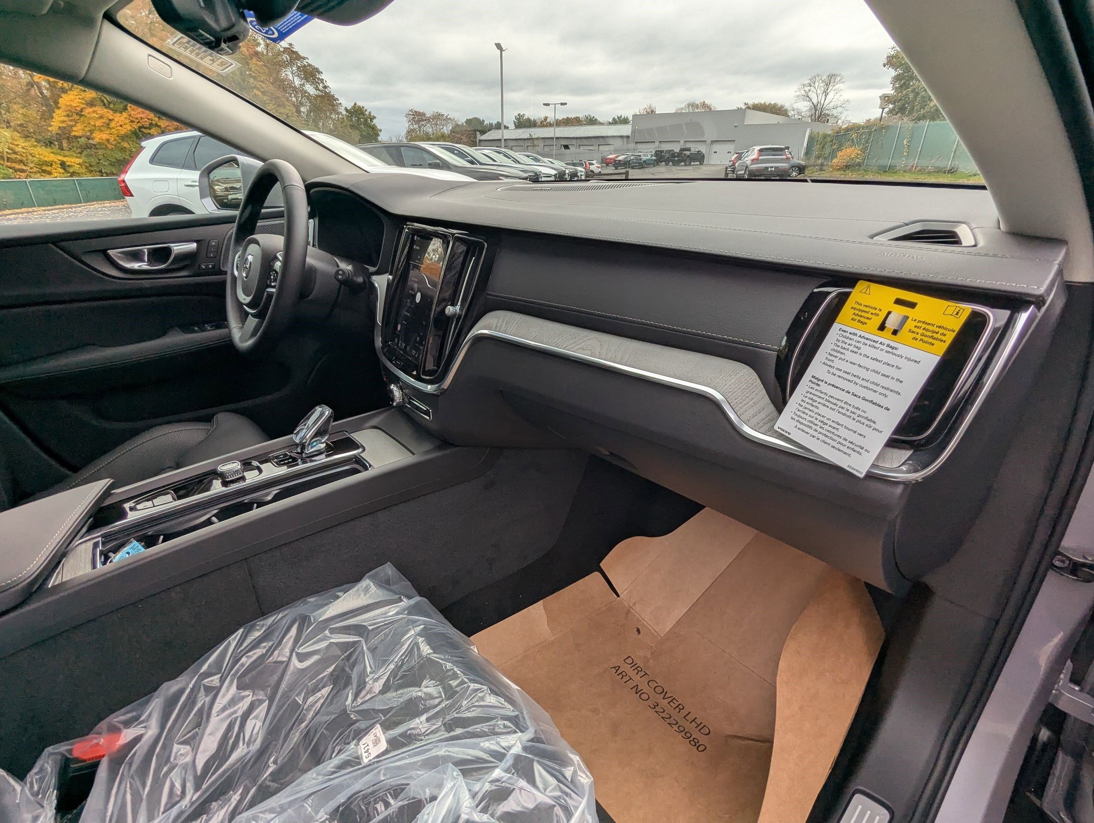 New 2026 Volvo V60 B5 Cross Country Ultra w/ Protection Package Premier image 23