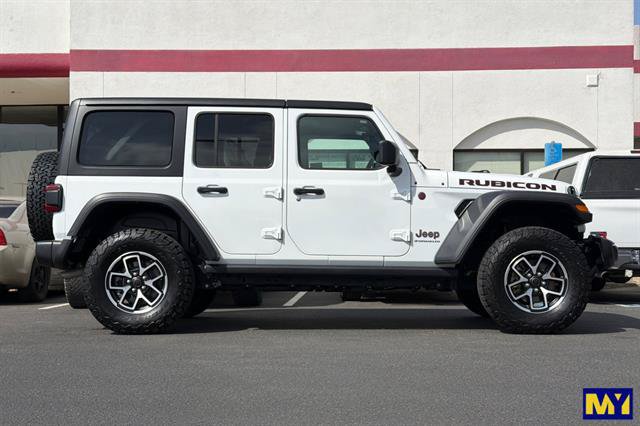 Used 2025 Jeep Wrangler Unlimited Rubicon w/ Convenience Group AWD/4WD image 3