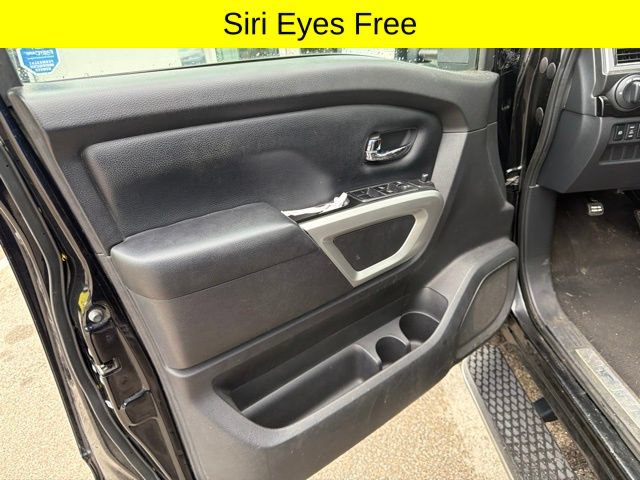 Used 2017 Nissan Titan SV AWD/4WD image 10