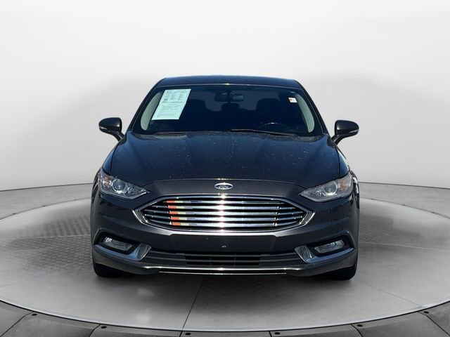 Used 2017 Ford Fusion SE w/ Equipment Group 201A image 8