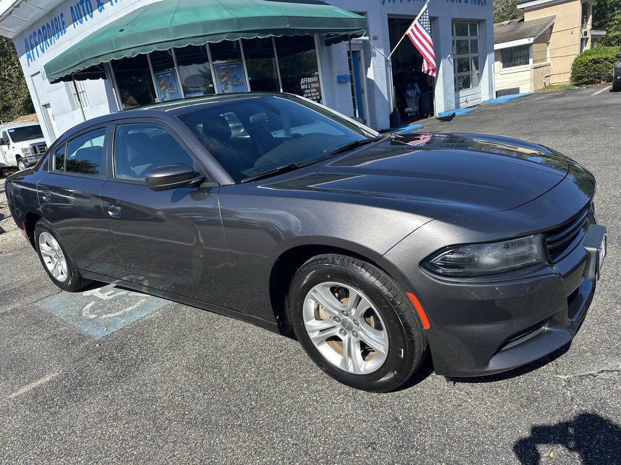 Used 2021 Dodge Charger SXT image 3