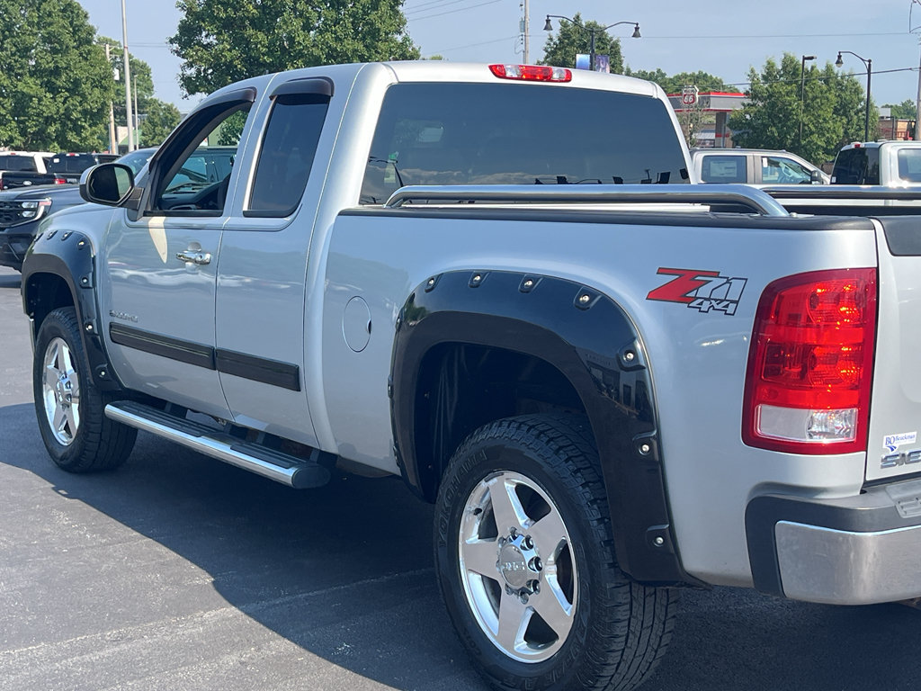 Used 2011 GMC Sierra 2500 SLT w/ SLT Convenience Package AWD/4WD image 7