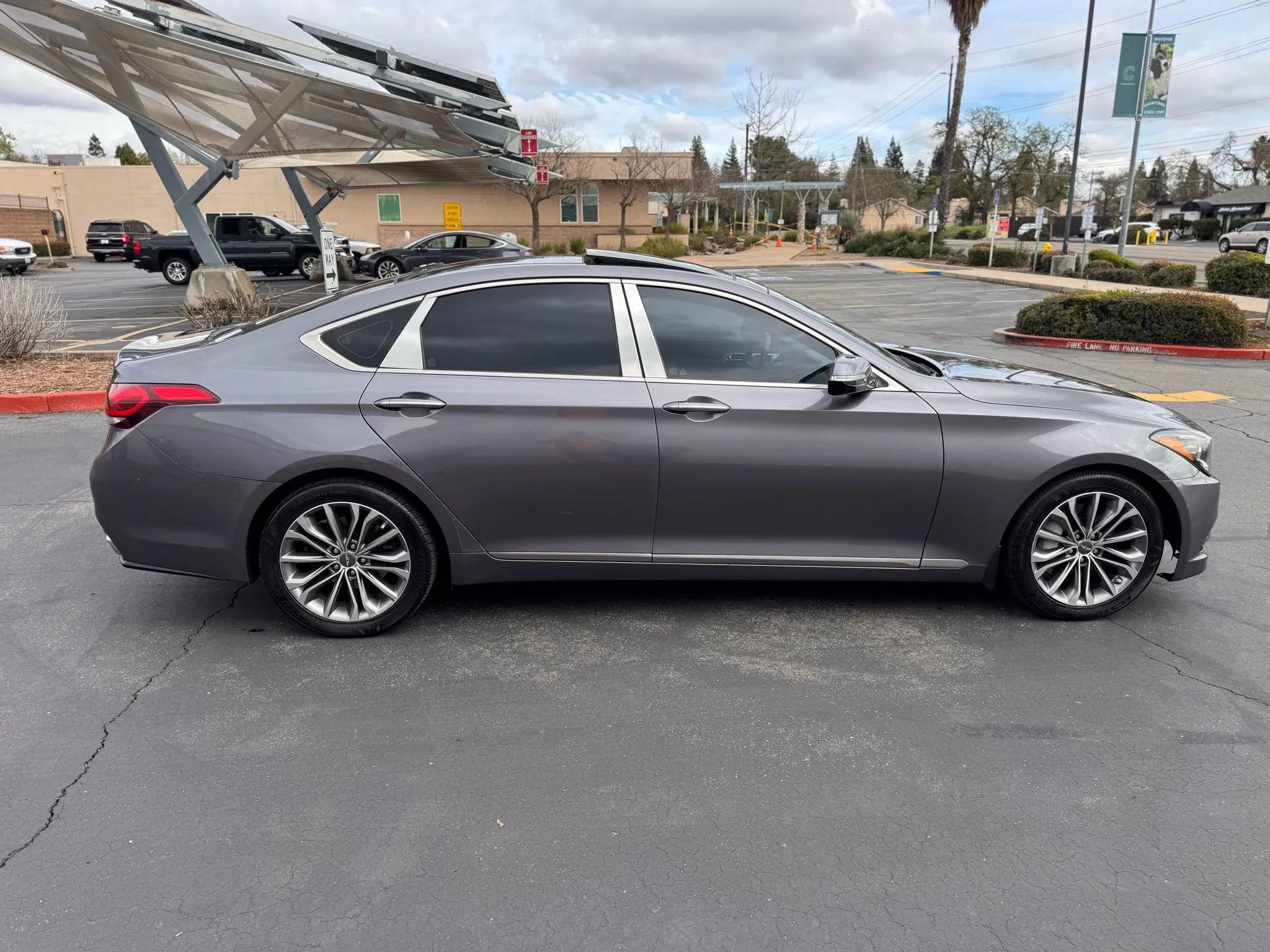 Used 2015 Hyundai Genesis 3.8 w/ Option Group 04 RWD image 7