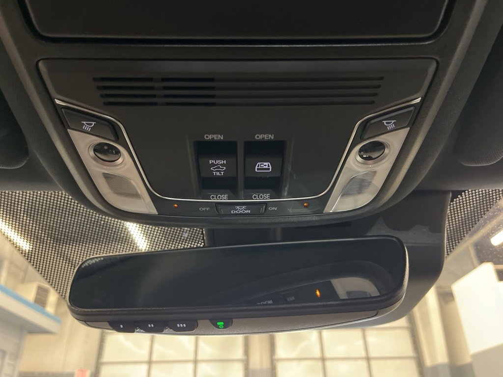 Used 2025 Honda Ridgeline TrailSport image 29