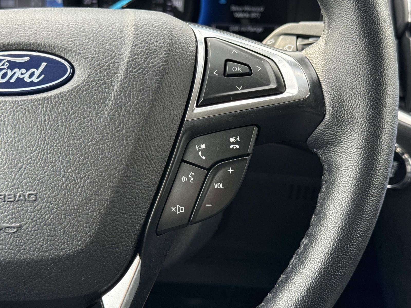 Used 2024 Ford Edge SEL AWD/4WD image 7