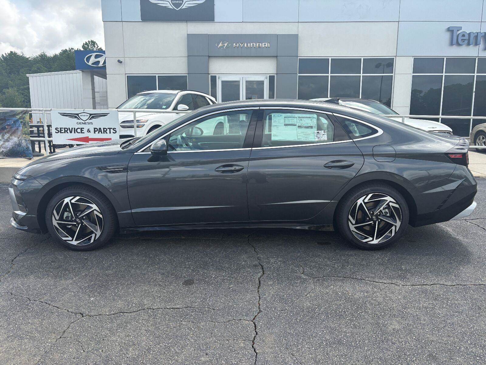 New 2026 Hyundai Sonata SEL FWD image 4