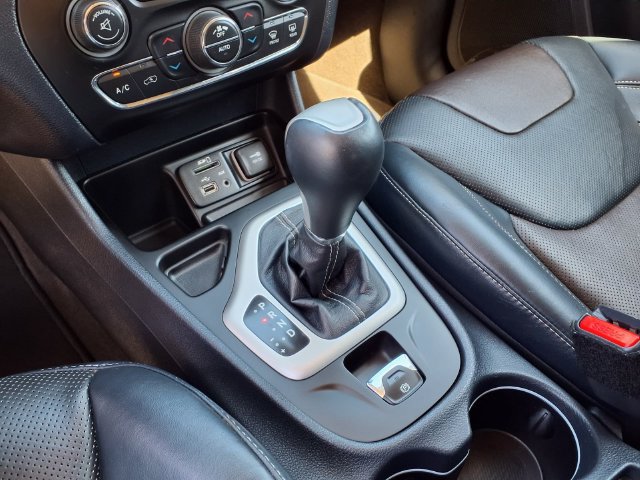 Used 2014 Jeep Cherokee Limited w/ Luxury Group FWD image 28