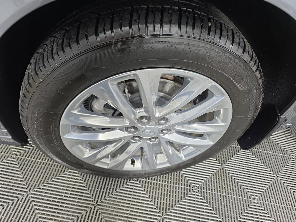 Used 2022 Cadillac XT6 Premium Luxury image 10