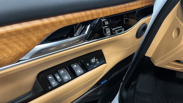 Used 2024 Jeep Grand Wagoneer Series III image 22